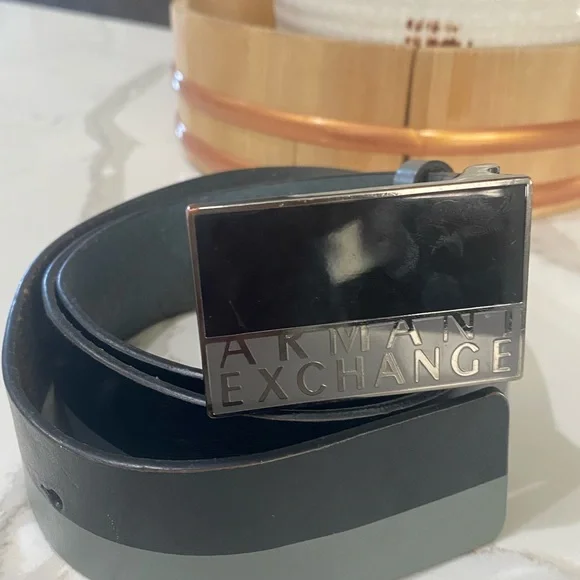 Armani Exchange Bels size 34